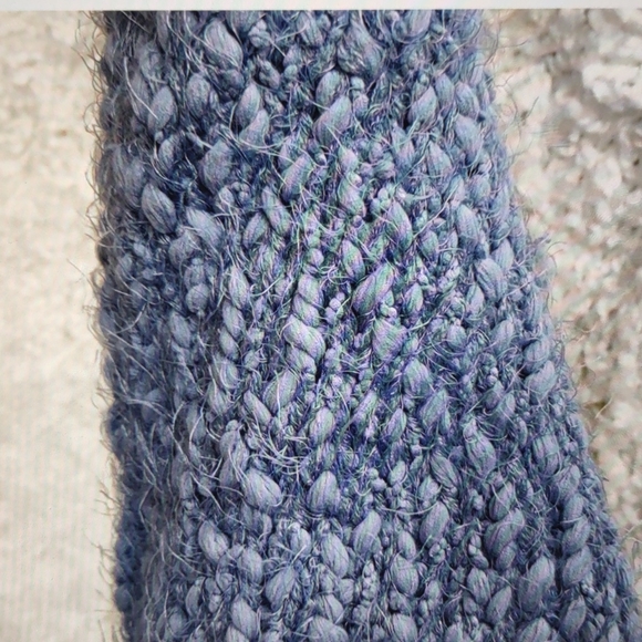 Sweater - Picture 4 of 4